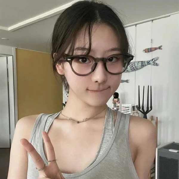 幻想轻喜题材短剧封面